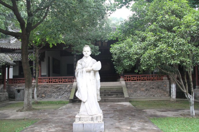 浅谈道教文化在诸葛亮一生中的存在和影响